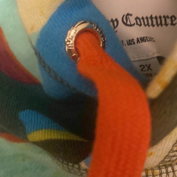 NWT**JUICY COUTURE Green Multicolor Abstract print Camo Crop Short Sleeve Hoodie - Picture 7 of 9